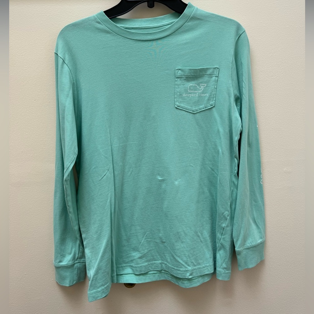 Vineyard vines long sleeved shirt